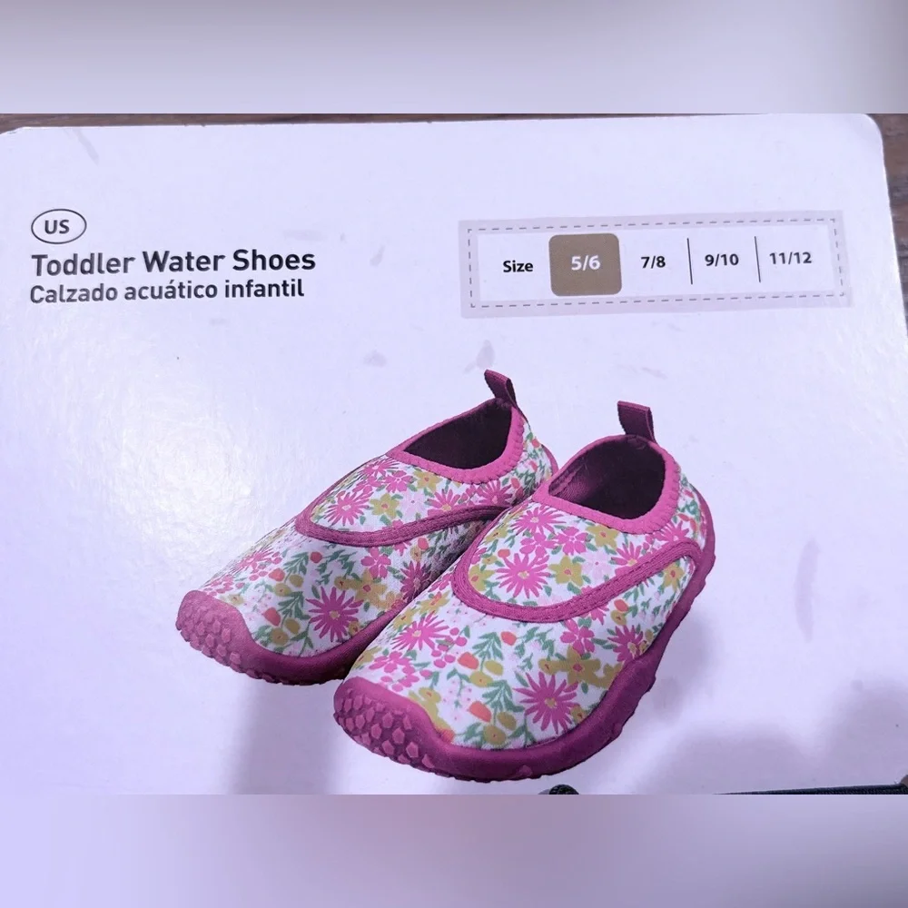 Pink Floral Water Shoes with Elastic Collar “Lily & Dan” NWT
